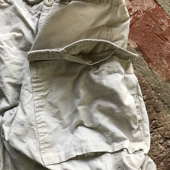 Kenneth Cole Reaction khaki shorts - Picture 4 of 8